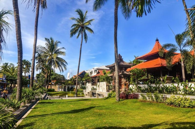 Green Garden Beach Resort & Spa Kuta Lombok Exterior foto